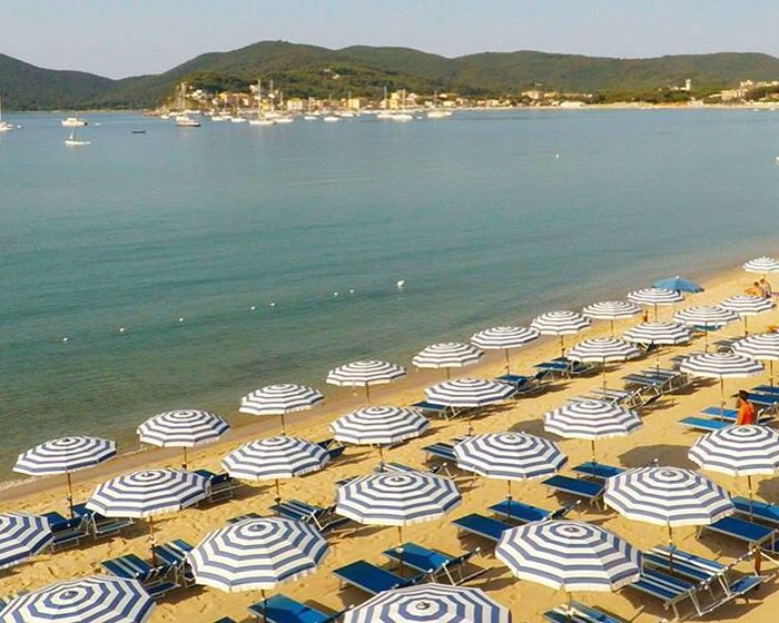 Sunbeds and parasols at a special rate